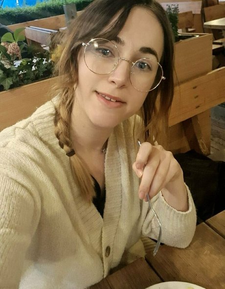 Nacktes geleaktes OnlyFans-Foto von Milashiroki