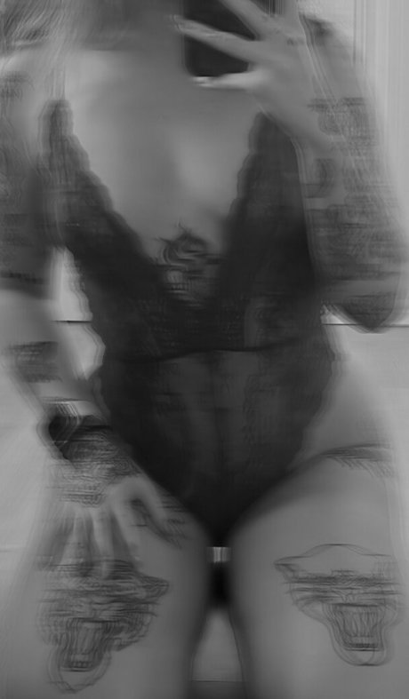 Nacktes geleaktes OnlyFans-Foto von Izzy Siim