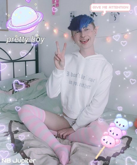 Nacktes geleaktes OnlyFans-Foto von Enbyjupiterfree
