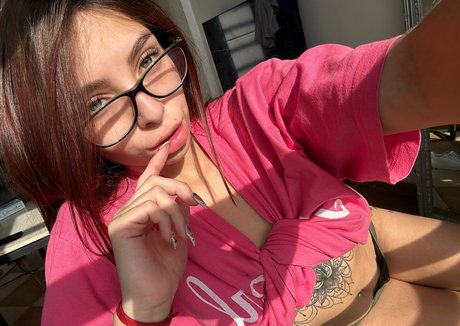 Nacktes geleaktes OnlyFans-Foto von Babyyluxury