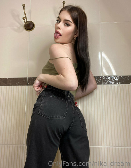 Nacktes geleaktes OnlyFans-Foto von Nikadream