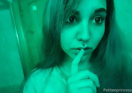 Petiteeprincess