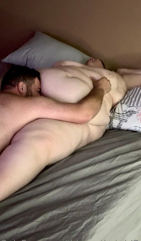 Nacktes geleaktes OnlyFans-Foto von Thisguythatgirl720