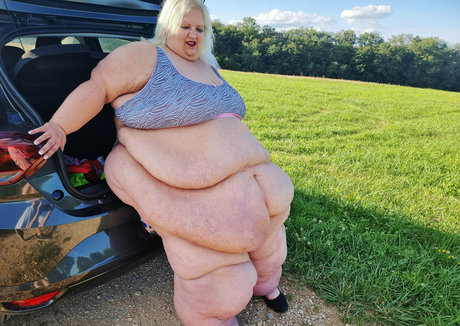Nacktes geleaktes OnlyFans-Foto von Doughbellygirl