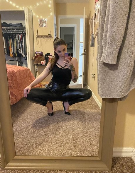 Nacktes geleaktes OnlyFans-Foto von Mollymaeve