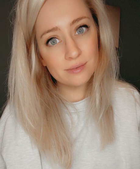 Nacktes geleaktes OnlyFans-Foto von Lottielushloves