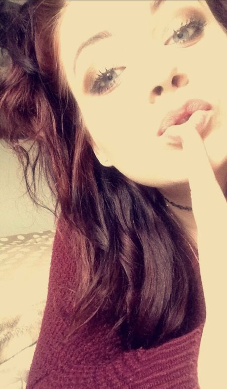 Nacktes geleaktes OnlyFans-Foto von Skyemoore