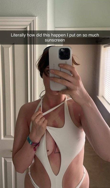 Nacktes geleaktes OnlyFans-Foto von Tati Bruening