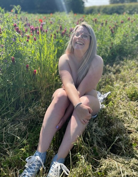 Nacktes geleaktes OnlyFans-Foto von Lottielushlovesfree