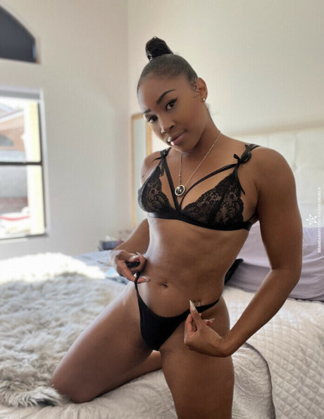 Nacktes geleaktes OnlyFans-Foto von Ariane Andrew