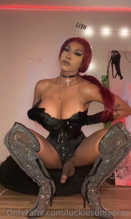Nacktes geleaktes OnlyFans-Foto von Luckiesuniverse