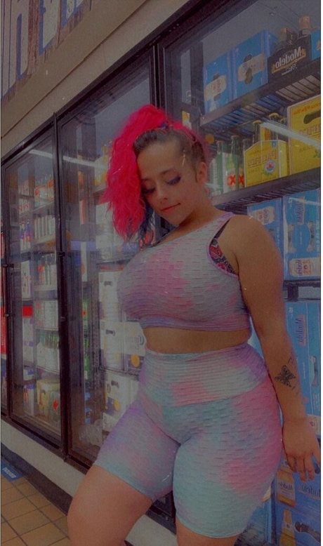 Nacktes geleaktes OnlyFans-Foto von Harlee Queeni