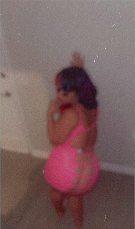 Nacktes geleaktes OnlyFans-Foto von Harlee Queeni