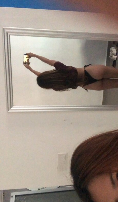 Nacktes geleaktes OnlyFans-Foto von Clareee Asmr