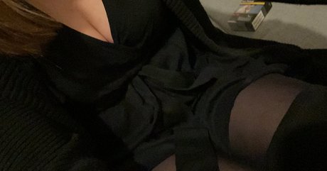 Nacktes geleaktes OnlyFans-Foto von Miadelicious