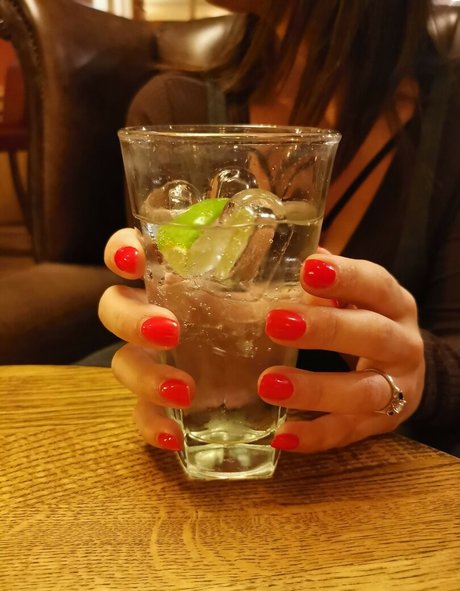 Nacktes geleaktes OnlyFans-Foto von Ukmistressrose