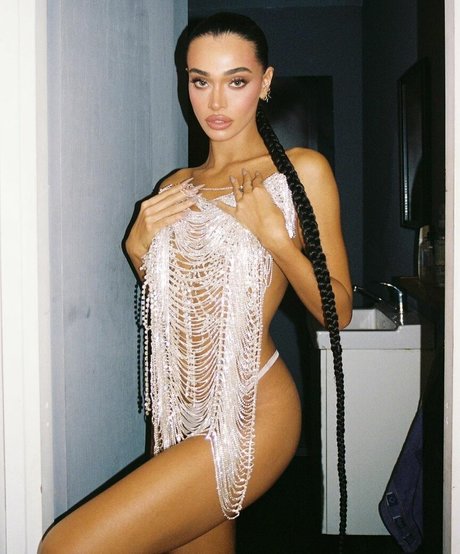 Nacktes geleaktes OnlyFans-Foto von Eden Fines