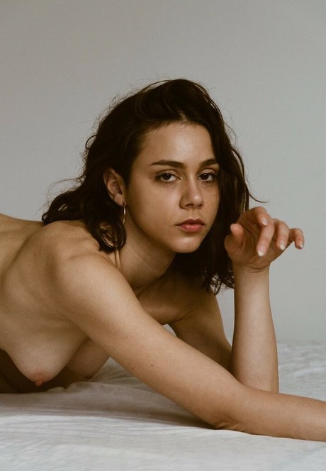 Nacktes geleaktes OnlyFans-Foto von Nausicaa Yami