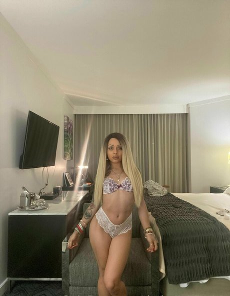 Nacktes geleaktes OnlyFans-Foto von Holly Hendrix
