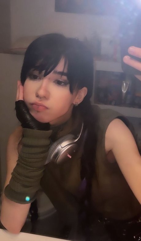 Nacktes geleaktes OnlyFans-Foto von Arielle Maxine