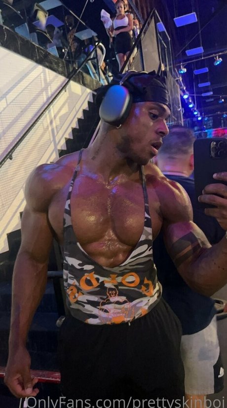 Nacktes geleaktes OnlyFans-Foto von Prettyskinboi