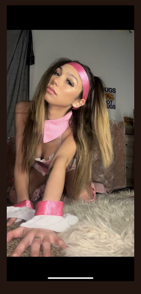 Nacktes geleaktes OnlyFans-Foto von Aliaremyinitials