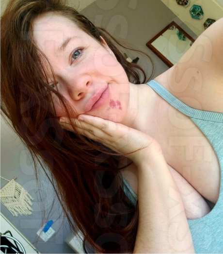 Nacktes geleaktes OnlyFans-Foto von Bittietv