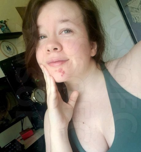Nacktes geleaktes OnlyFans-Foto von Bittietv