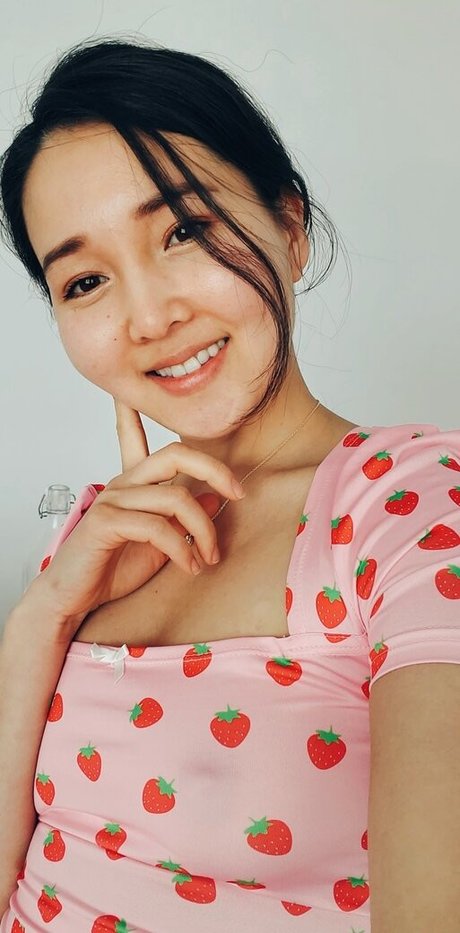 Nacktes geleaktes OnlyFans-Foto von Lilly Ay