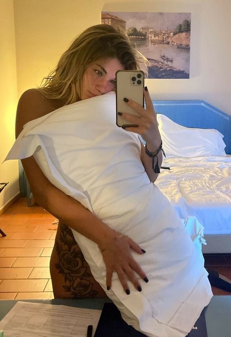Nacktes geleaktes OnlyFans-Foto von Temptingblonde