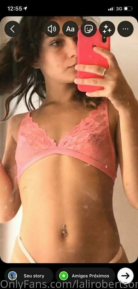 Nacktes geleaktes OnlyFans-Foto von Lalirobertson