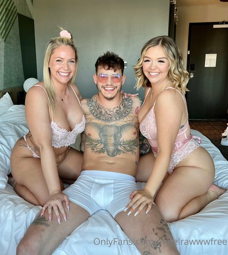 Nacktes geleaktes OnlyFans-Foto von Angelrawww