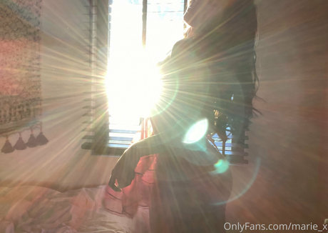 Marie_x
