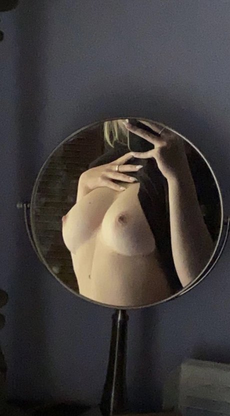 Nacktes geleaktes OnlyFans-Foto von Crybabyk