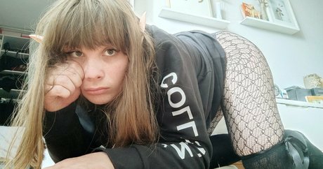 Nacktes geleaktes OnlyFans-Foto von Faecuddlebug