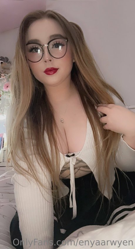 Nacktes geleaktes OnlyFans-Foto von Enyaarwyen