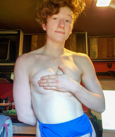 Nacktes geleaktes OnlyFans-Foto von Redsreferences