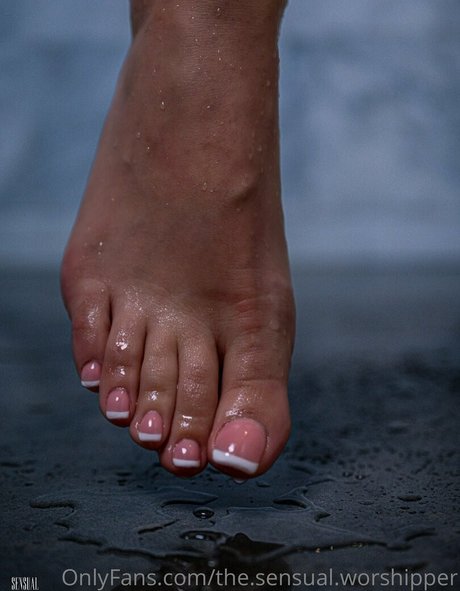 The.sensual.worshipper