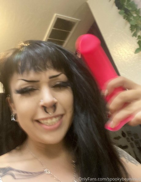 Nacktes geleaktes OnlyFans-Foto von Spookybeanfree