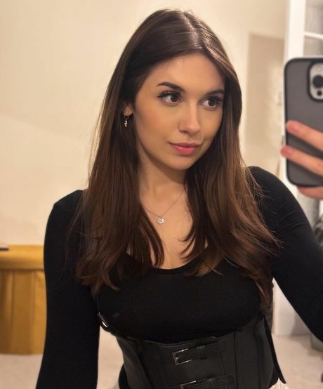 Nacktes geleaktes OnlyFans-Foto von Harrie Silver