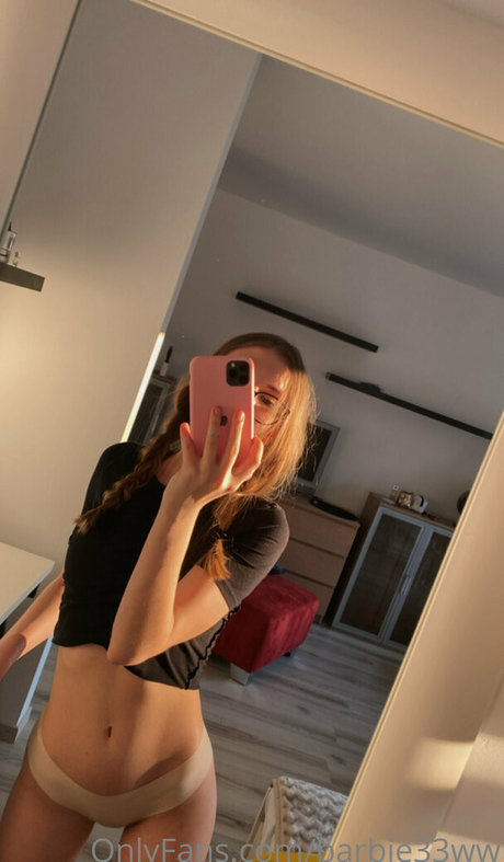 Nacktes geleaktes OnlyFans-Foto von Barbie33ww