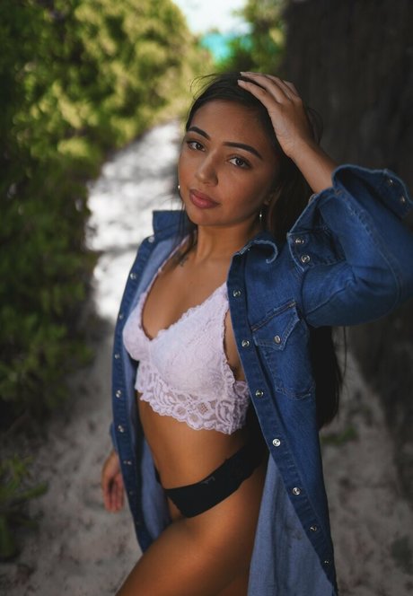 Nacktes geleaktes OnlyFans-Foto von Lostinthoughtz