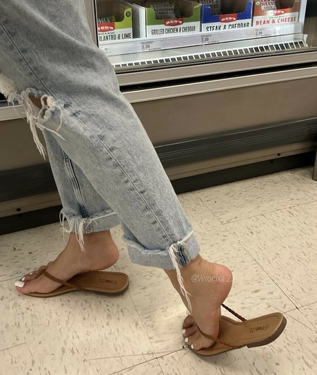 Latina Veronica Soles