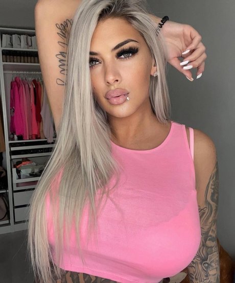 Nacktes geleaktes OnlyFans-Foto von Deminecka