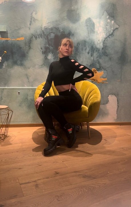 Nacktes geleaktes OnlyFans-Foto von Movementswithmolly