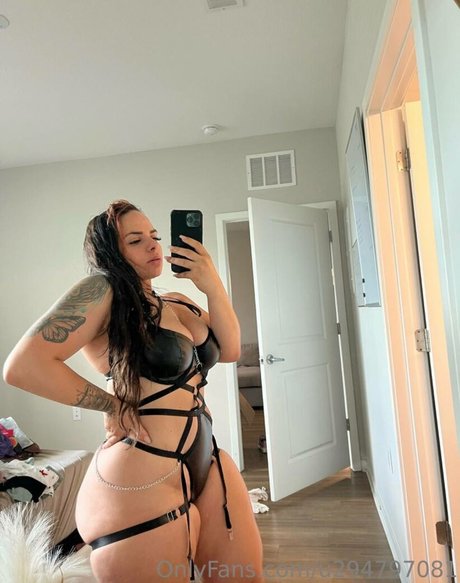 Nacktes geleaktes OnlyFans-Foto von Vbadestbeauty