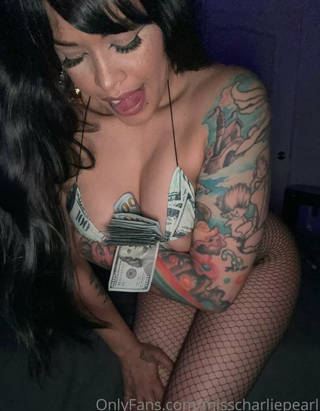 Nacktes geleaktes OnlyFans-Foto von Miss Charlie Pearl