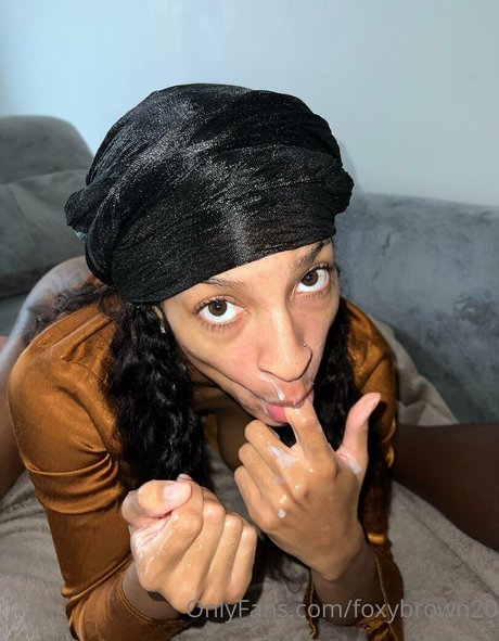 Nacktes geleaktes OnlyFans-Foto von Foxybrown20