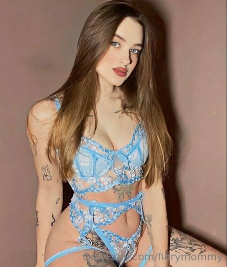 Nacktes geleaktes OnlyFans-Foto von Fierymommy