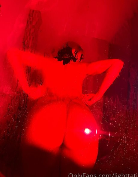 Nacktes geleaktes OnlyFans-Foto von Lighttati